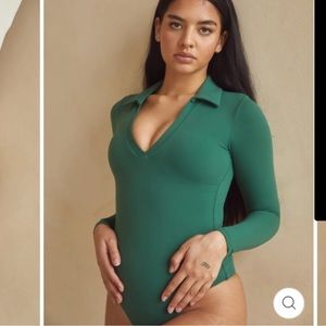Klassy network deep v neck long sleeve green bodysuit collar stretch women’s XS